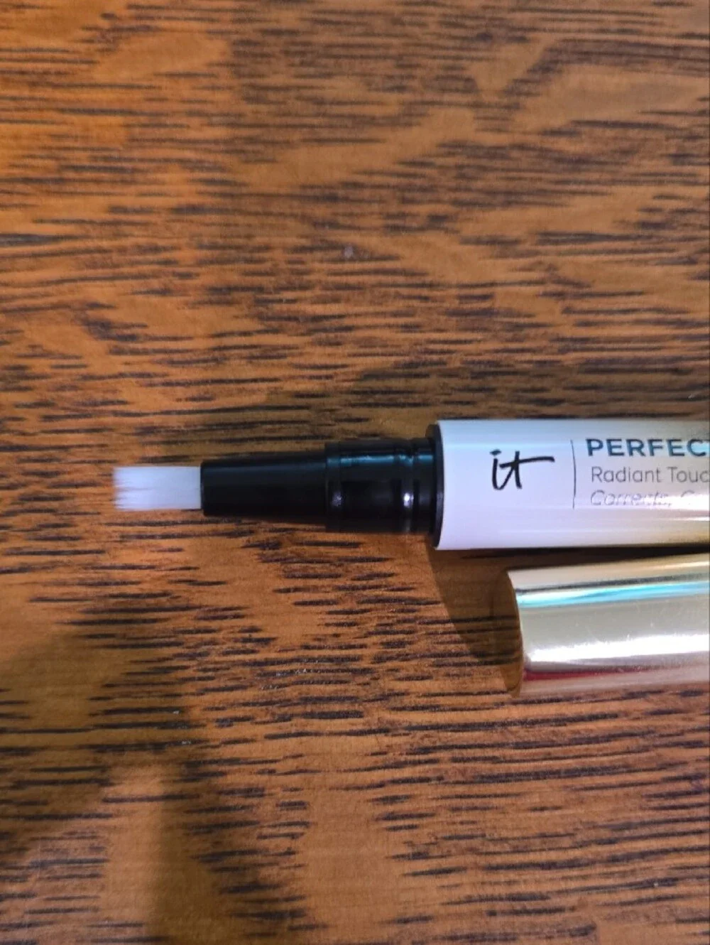 IT Cosmetics Perfect Lighting Radiant Touch Magic Wand - Radiant Light